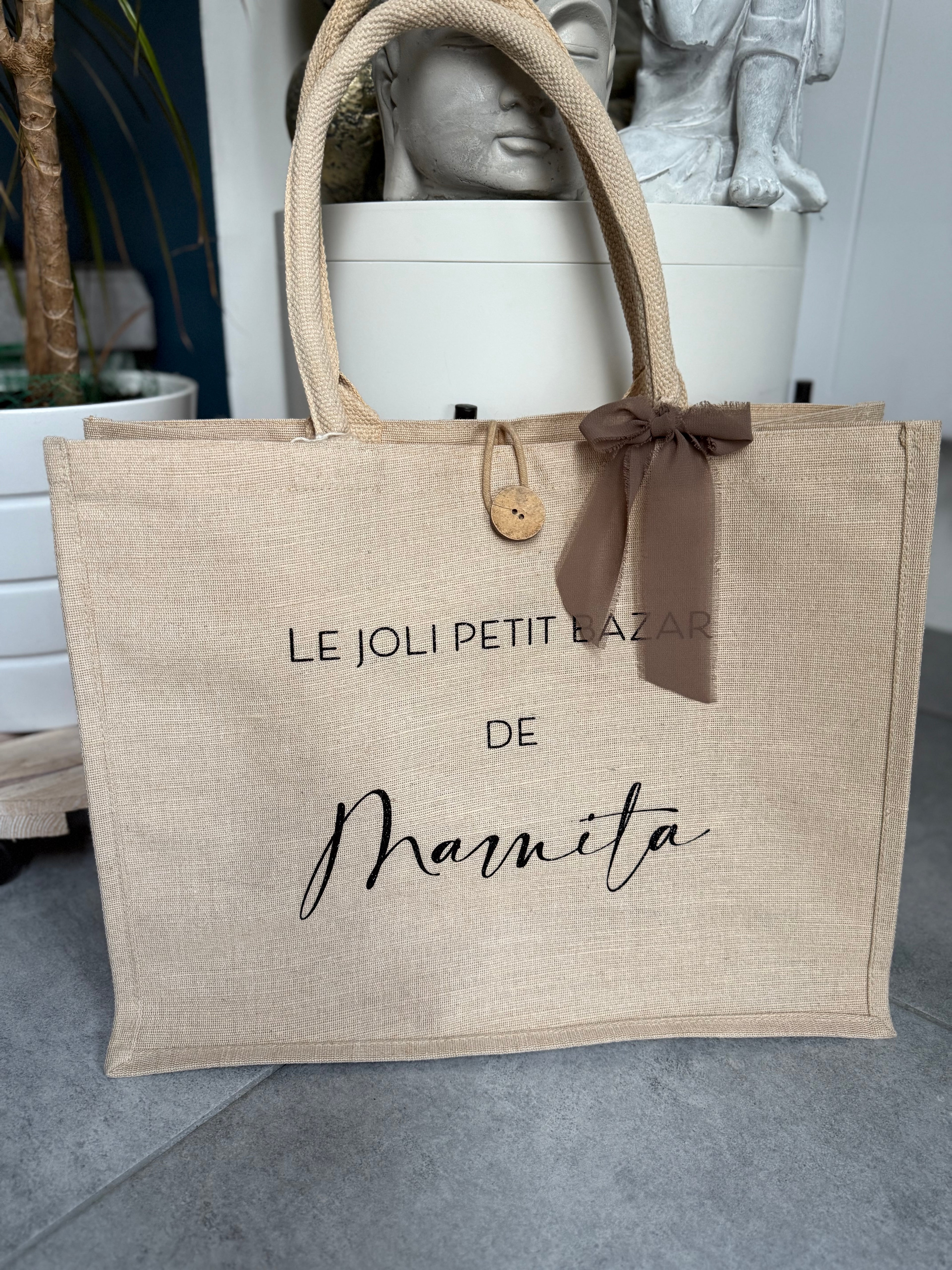 Grand cabas avec bouton « le joli petit bazar de… »